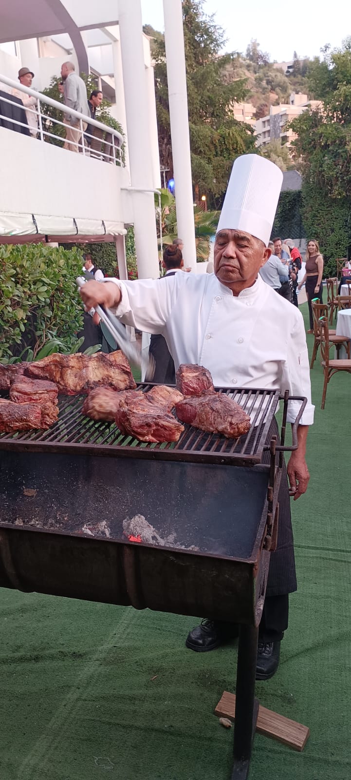 Brasas y fuego, ambiente de campo